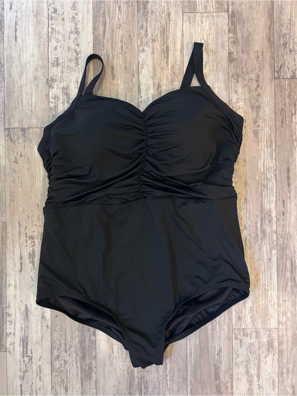 Lands’ End Black One-Piece Swimsuit with Ruched Front and Back Detail Size 20